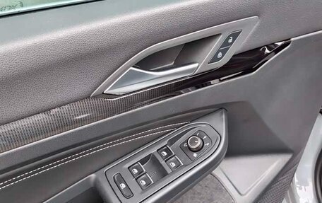 Volkswagen Golf VIII, 2023 год, 2 150 000 рублей, 22 фотография