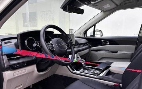 KIA Carnival, 2022 год, 4 410 000 рублей, 20 фотография