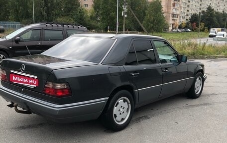 Mercedes-Benz E-Класс, 1994 год, 350 000 рублей, 5 фотография