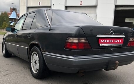 Mercedes-Benz E-Класс, 1994 год, 350 000 рублей, 3 фотография