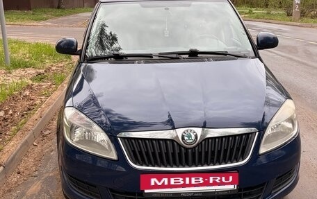 Skoda Fabia II, 2011 год, 450 000 рублей, 2 фотография