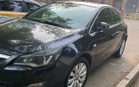 Opel Astra J, 2010 год, 570 000 рублей, 3 фотография