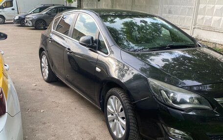 Opel Astra J, 2010 год, 570 000 рублей, 2 фотография