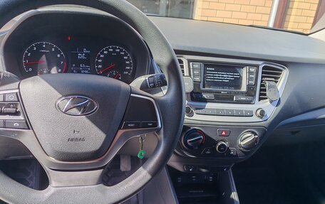 Hyundai Solaris II рестайлинг, 2020 год, 1 650 000 рублей, 4 фотография