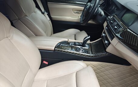 BMW 5 серия, 2011 год, 2 400 000 рублей, 7 фотография