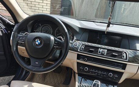 BMW 5 серия, 2011 год, 2 400 000 рублей, 6 фотография