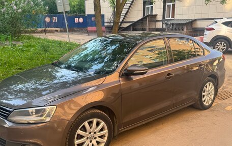 Volkswagen Jetta VI, 2012 год, 800 000 рублей, 3 фотография