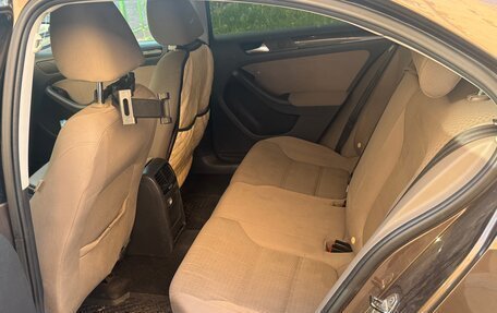 Volkswagen Jetta VI, 2012 год, 800 000 рублей, 5 фотография