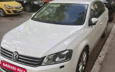 Volkswagen Passat B7, 2013 год, 1 370 000 рублей, 2 фотография