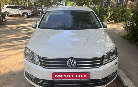 Volkswagen Passat B7, 2013 год, 1 370 000 рублей, 6 фотография