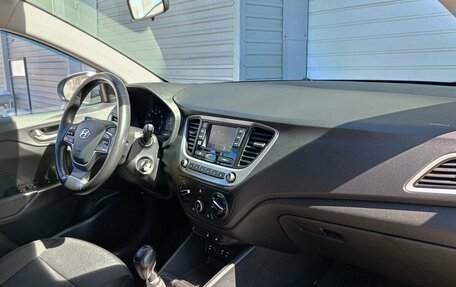 Hyundai Solaris II рестайлинг, 2018 год, 939 000 рублей, 10 фотография