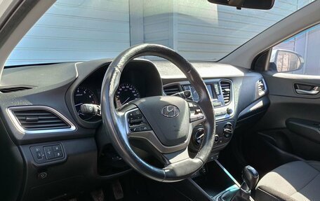 Hyundai Solaris II рестайлинг, 2018 год, 939 000 рублей, 9 фотография