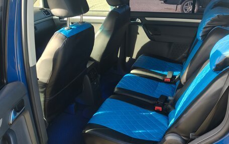 Volkswagen Touran III, 2010 год, 1 050 000 рублей, 11 фотография