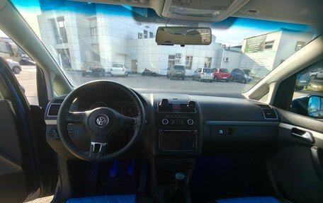 Volkswagen Touran III, 2010 год, 1 050 000 рублей, 14 фотография
