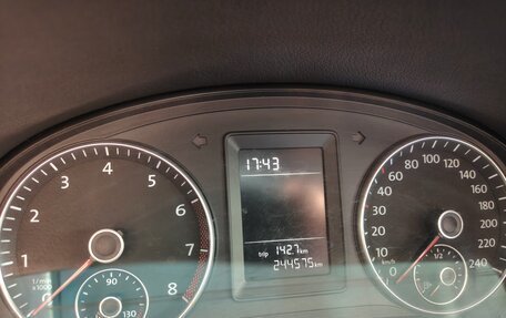 Volkswagen Touran III, 2010 год, 1 050 000 рублей, 17 фотография