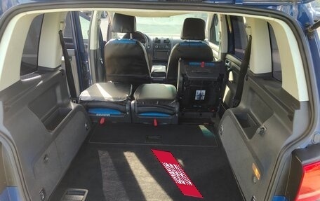 Volkswagen Touran III, 2010 год, 1 050 000 рублей, 13 фотография
