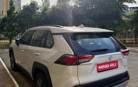 Toyota RAV4, 2025 год, 4 100 000 рублей, 4 фотография