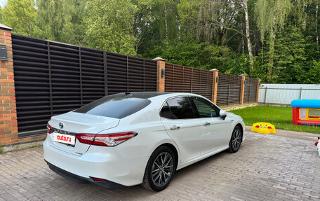 Toyota Camry, 2022 год, 3 600 000 рублей, 3 фотография