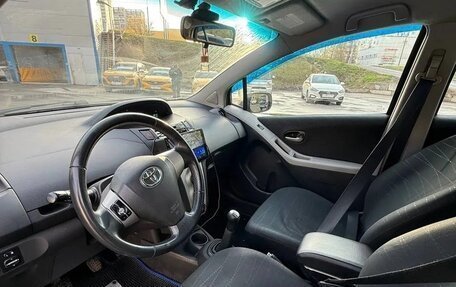 Toyota Yaris III рестайлинг, 2008 год, 600 000 рублей, 12 фотография
