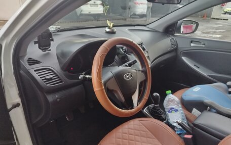 Hyundai Solaris II рестайлинг, 2015 год, 750 000 рублей, 6 фотография