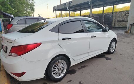 Hyundai Solaris II рестайлинг, 2015 год, 750 000 рублей, 4 фотография