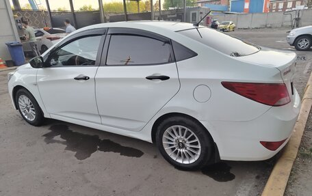 Hyundai Solaris II рестайлинг, 2015 год, 750 000 рублей, 5 фотография
