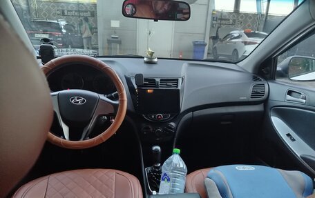 Hyundai Solaris II рестайлинг, 2015 год, 750 000 рублей, 9 фотография