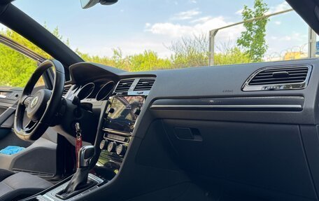 Volkswagen Golf R VII, 2019 год, 3 950 000 рублей, 9 фотография