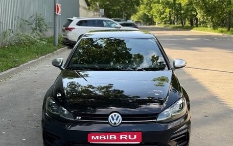 Volkswagen Golf R VII, 2019 год, 3 950 000 рублей, 2 фотография
