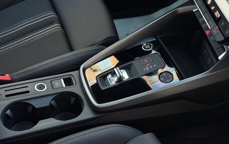 Audi A3, 2023 год, 2 700 000 рублей, 13 фотография