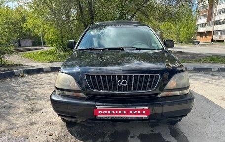 Lexus RX IV рестайлинг, 2000 год, 680 000 рублей, 3 фотография