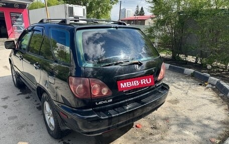 Lexus RX IV рестайлинг, 2000 год, 680 000 рублей, 5 фотография