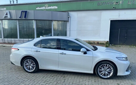 Toyota Camry, 2019 год, 2 800 000 рублей, 2 фотография