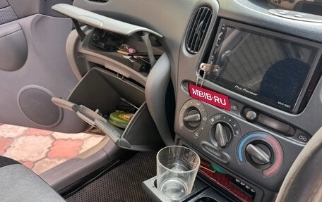 Toyota FunCargo, 2000 год, 345 000 рублей, 11 фотография