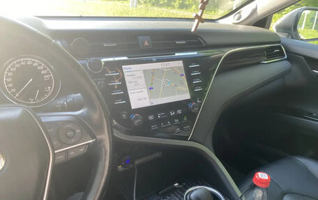 Toyota Camry, 2019 год, 2 800 000 рублей, 10 фотография