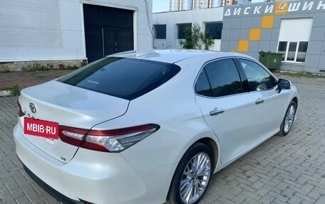 Toyota Camry, 2019 год, 2 800 000 рублей, 6 фотография