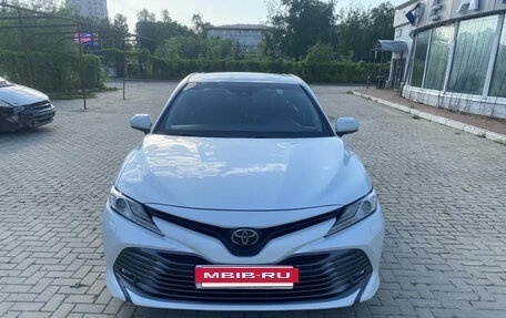 Toyota Camry, 2019 год, 2 800 000 рублей, 4 фотография
