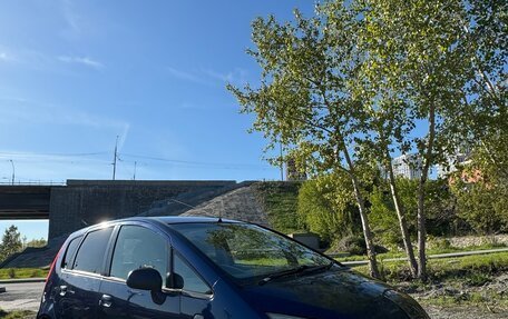 Mitsubishi Colt VI рестайлинг, 2002 год, 240 000 рублей, 3 фотография