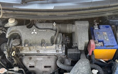 Mitsubishi Colt VI рестайлинг, 2002 год, 240 000 рублей, 10 фотография