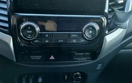 Mitsubishi Pajero Sport III рестайлинг, 2019 год, 3 200 000 рублей, 2 фотография