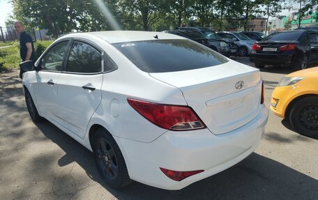Hyundai Solaris II рестайлинг, 2015 год, 550 000 рублей, 3 фотография
