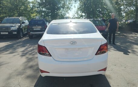 Hyundai Solaris II рестайлинг, 2015 год, 550 000 рублей, 4 фотография