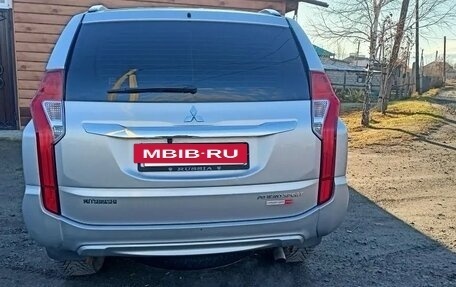 Mitsubishi Pajero Sport III рестайлинг, 2019 год, 3 200 000 рублей, 9 фотография