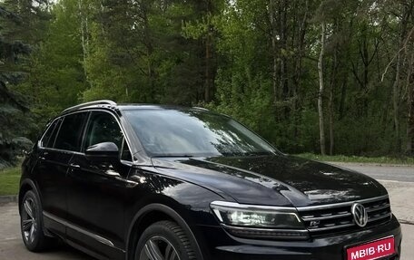 Volkswagen Tiguan II, 2018 год, 2 590 000 рублей, 1 фотография