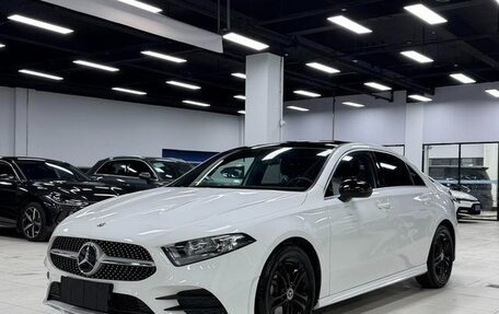 Mercedes-Benz A-Класс, 2022 год, 1 850 000 рублей, 1 фотография