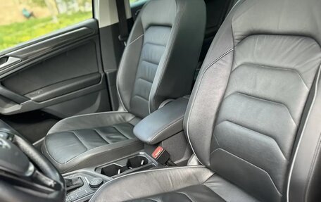 Volkswagen Tiguan II, 2018 год, 3 580 000 рублей, 2 фотография