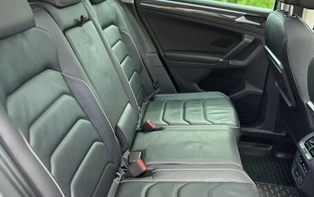 Volkswagen Tiguan II, 2018 год, 3 580 000 рублей, 13 фотография