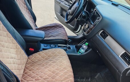 Mitsubishi Outlander III рестайлинг 3, 2012 год, 1 241 000 рублей, 5 фотография