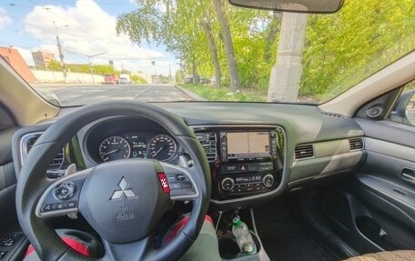 Mitsubishi Outlander III рестайлинг 3, 2012 год, 1 241 000 рублей, 8 фотография