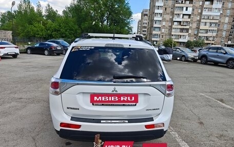 Mitsubishi Outlander III рестайлинг 3, 2012 год, 1 241 000 рублей, 4 фотография